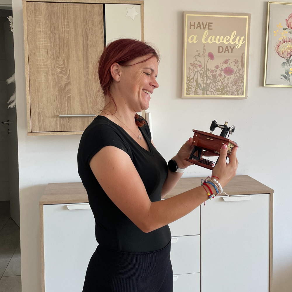 Sewing Machine-Shaped Music Box